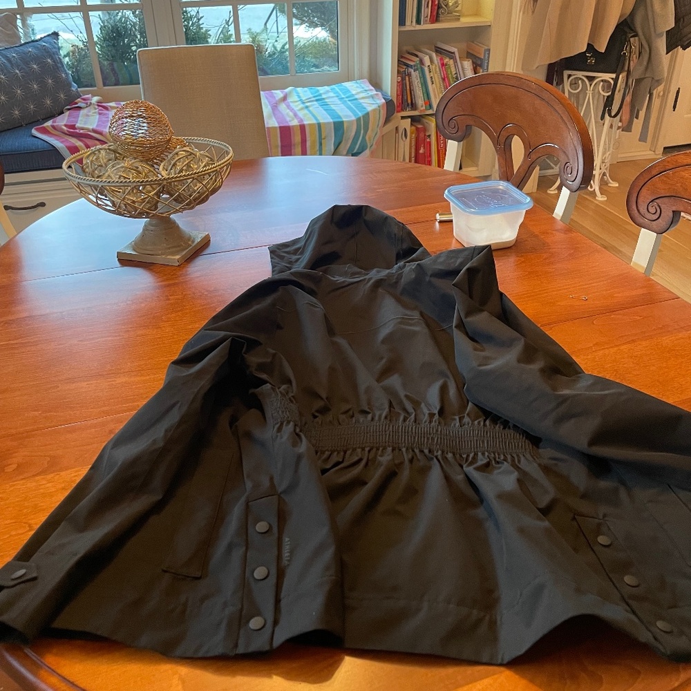 Athleta rain out Sutro trench